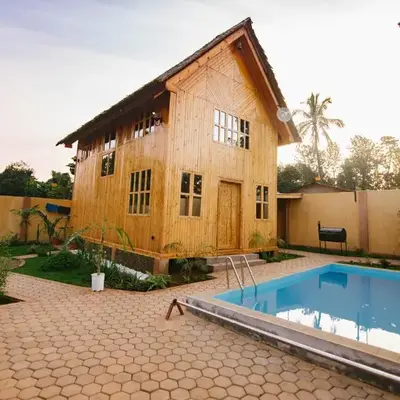 THE WOODEN HOUSE